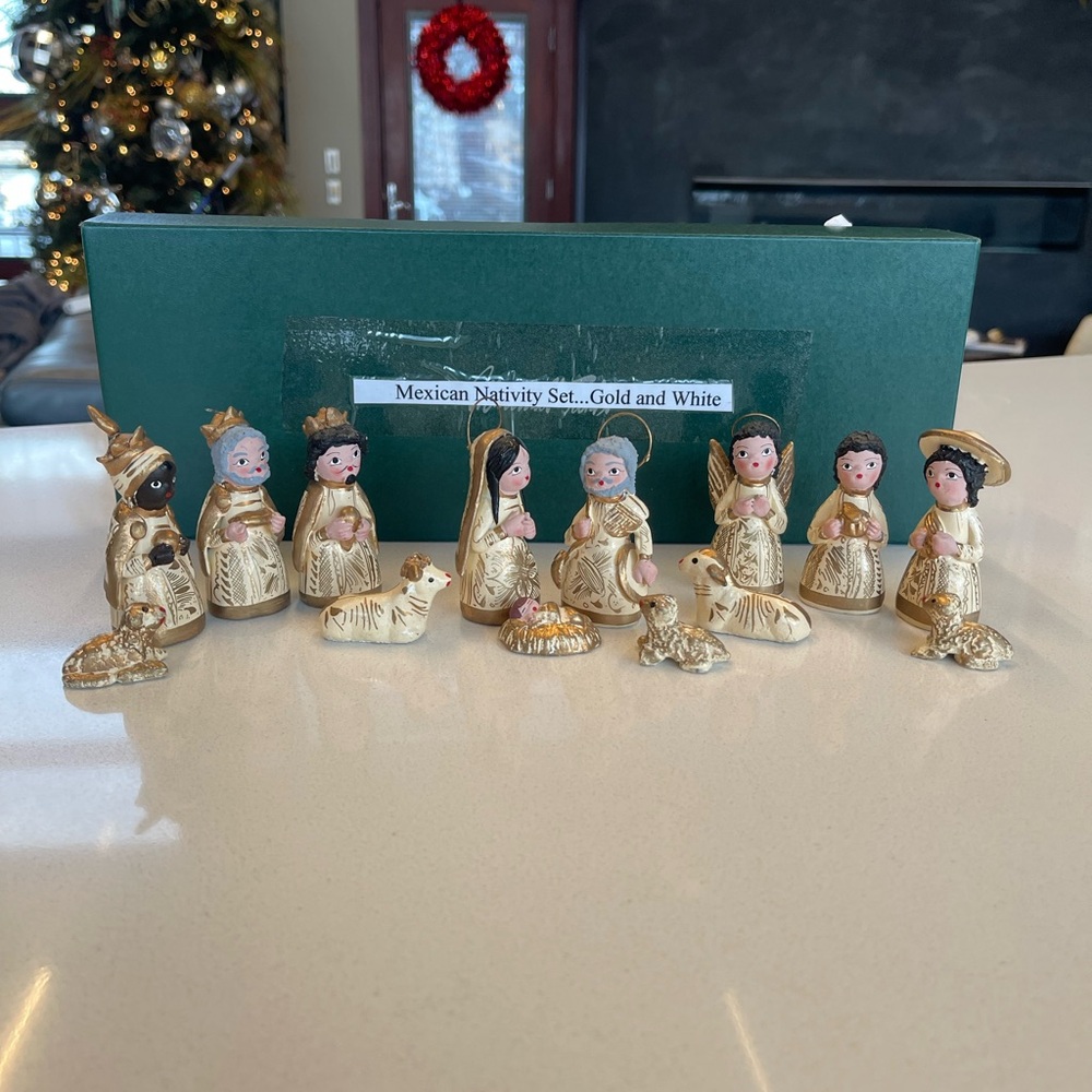 Vintage Miniature 14 Pc MEXICAN NATIVITY SET Folk Art Handmade Hand-Painted Clay
